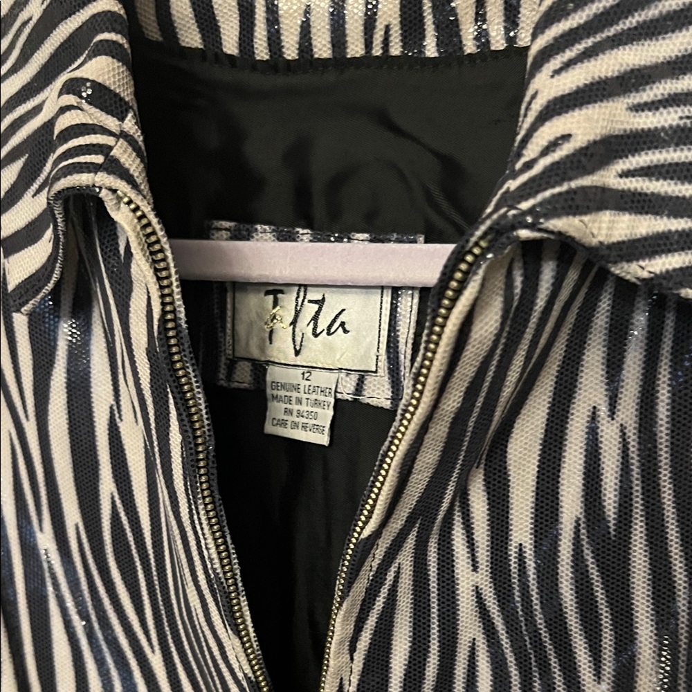 Zebra-Print real Leather Jacket - Black & White - Picture 2 of 5